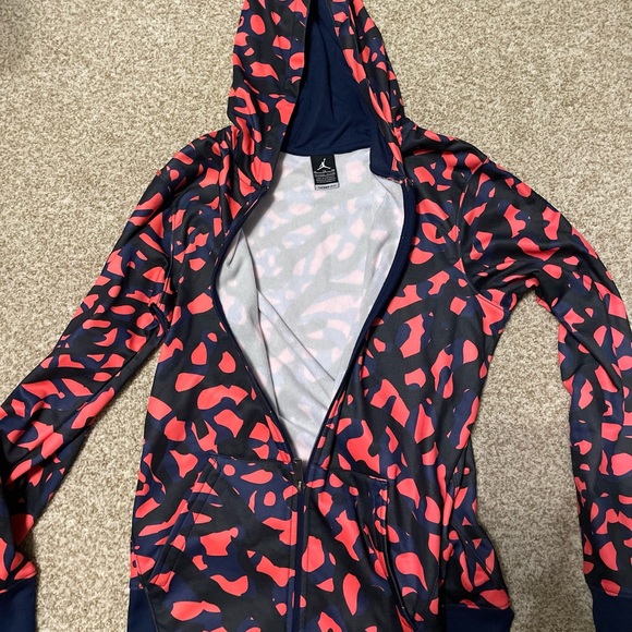 🏀Air Jordan Sweatshirt🏀 - Picture 2 of 2